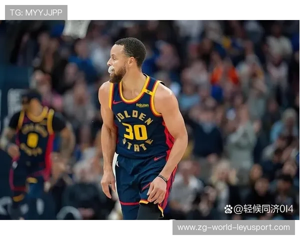 库里火力全开,勇士却越打越乱 库里火力全开,勇士却越打越乱